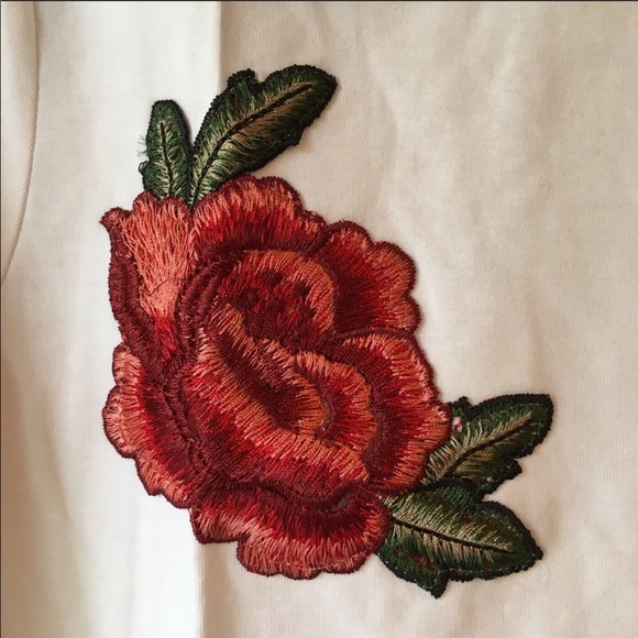 Rose Patched White T-shirt - Picture 3 of 6